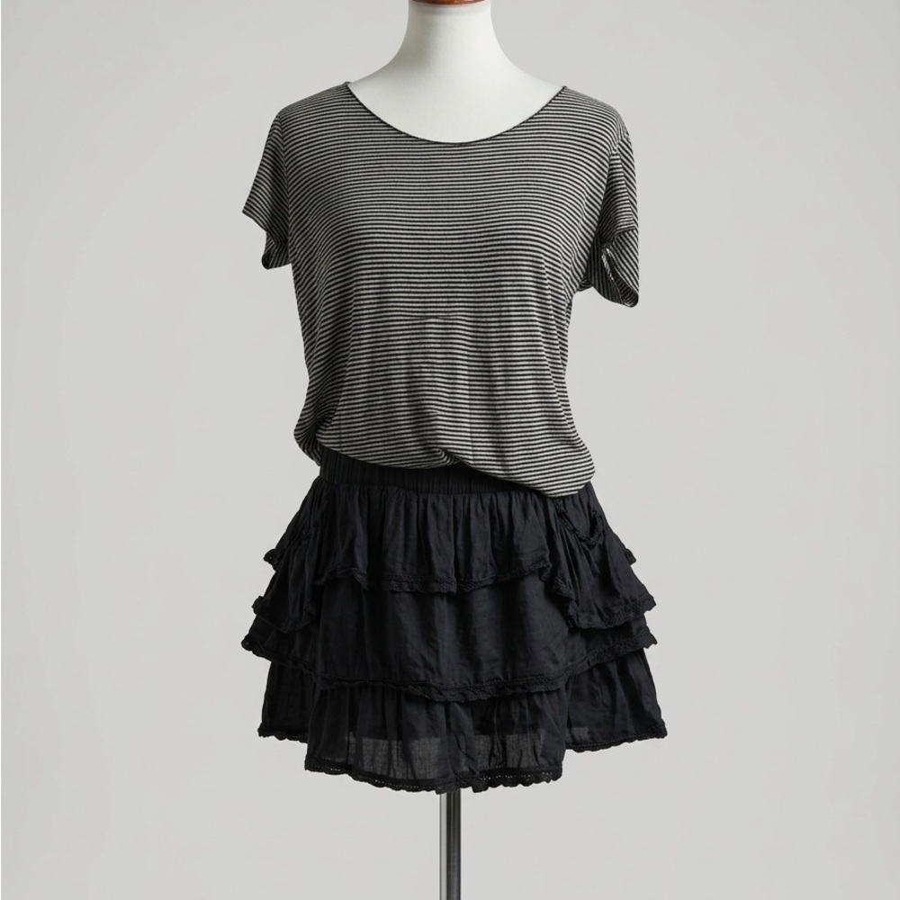 Boho Chic Striped Scoop Neck Tee & Tiered Ruffle Mini Skirt Set - Size M/S NWT